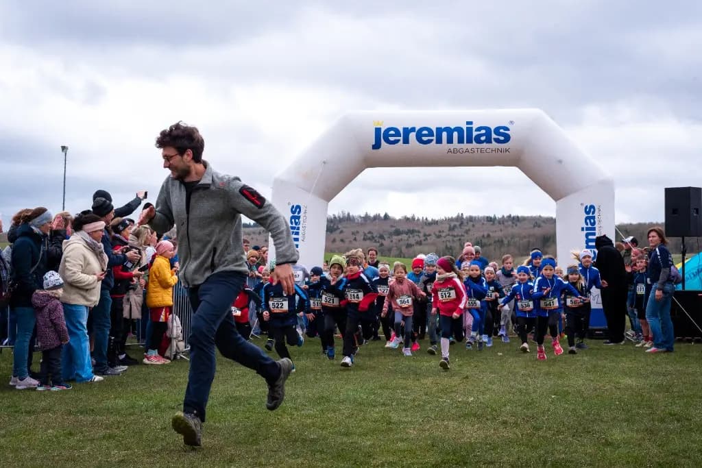 Kinderlauf-Start im Start- und Zielbereich des Koderlaufs